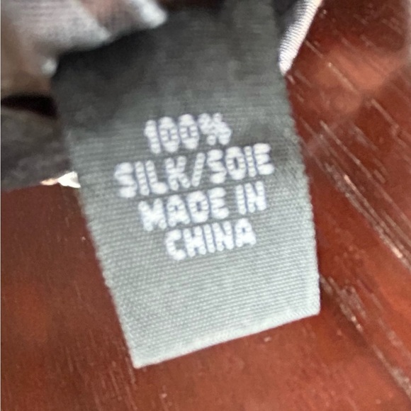 Van Heusen Silk Tie - Picture 3 of 3